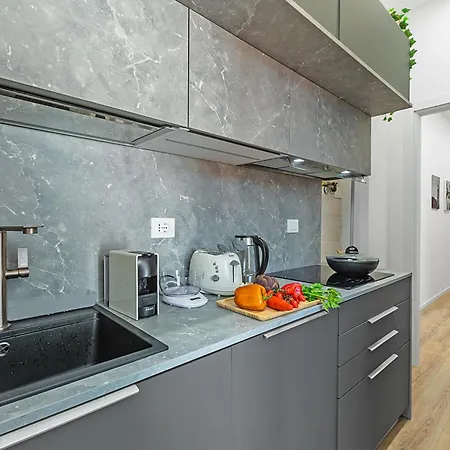 Specchio Di Cielo: With Terrace And Ac Center - Happy Apartment