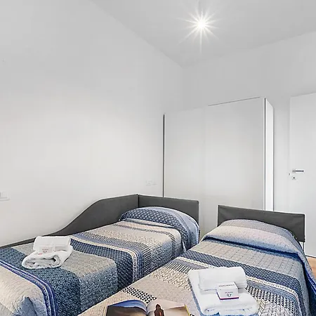 Specchio Di Cielo: With Terrace And Ac Center - Happy Arona
