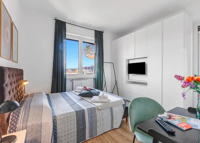 Apartament Specchio Di Cielo Center - Happy Arona